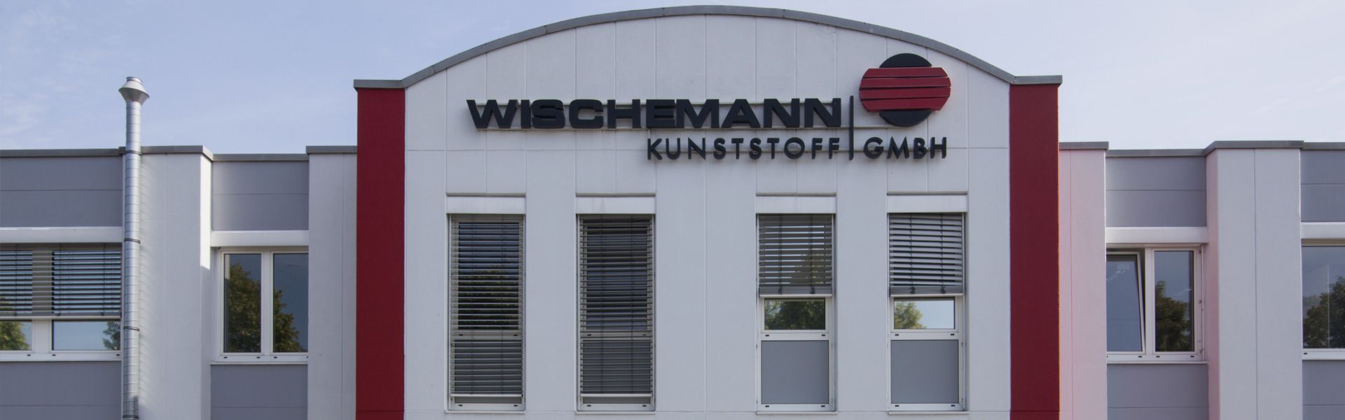 The company building of WISCHEMANN Kunststoff GmbH.