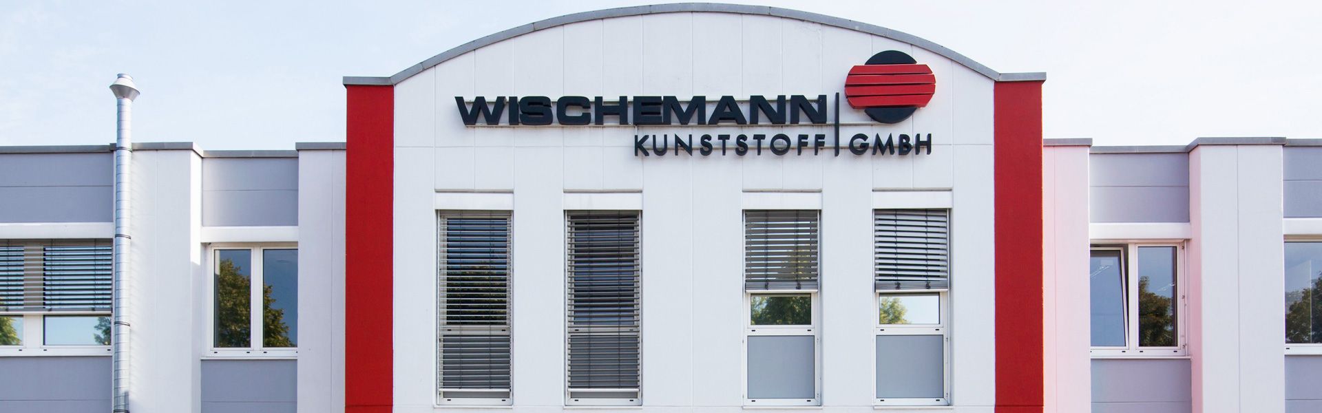 Das Firmengebäude der WISCHEMANN Kunststoff GmbH.